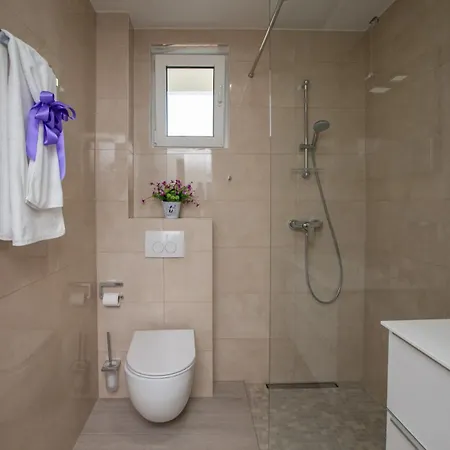 Rita I Apartman Promajna